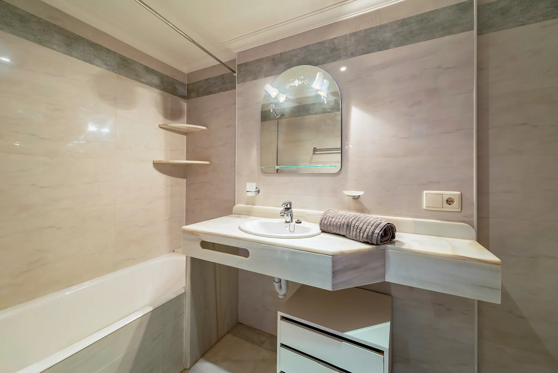 Fantástico apartamento a solo dos minutos de la playa en el corazón de Puerto de Alcudia-14