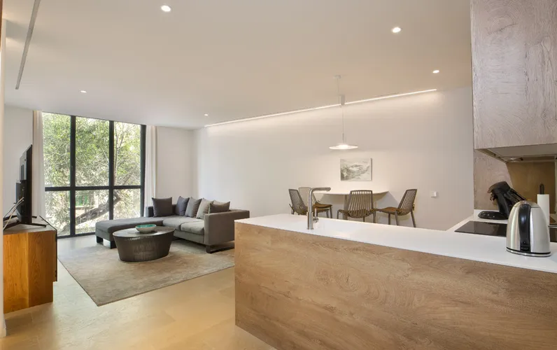 Elegant and bright apartment with lift in a prestigious pedestrian area near Plaza Patines
