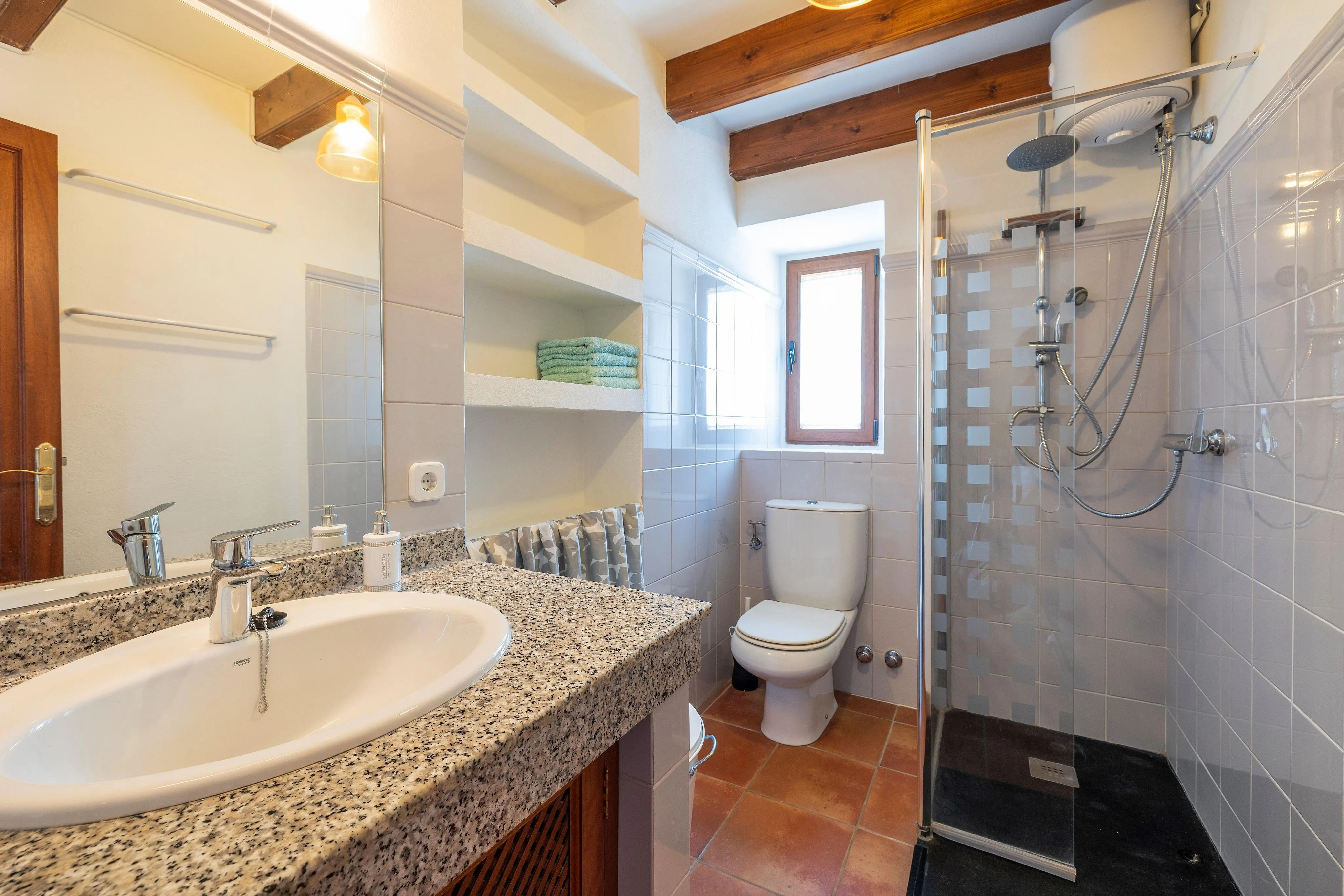 Charmante finca en pierre avec vue panoramique à Es Capdellà-12