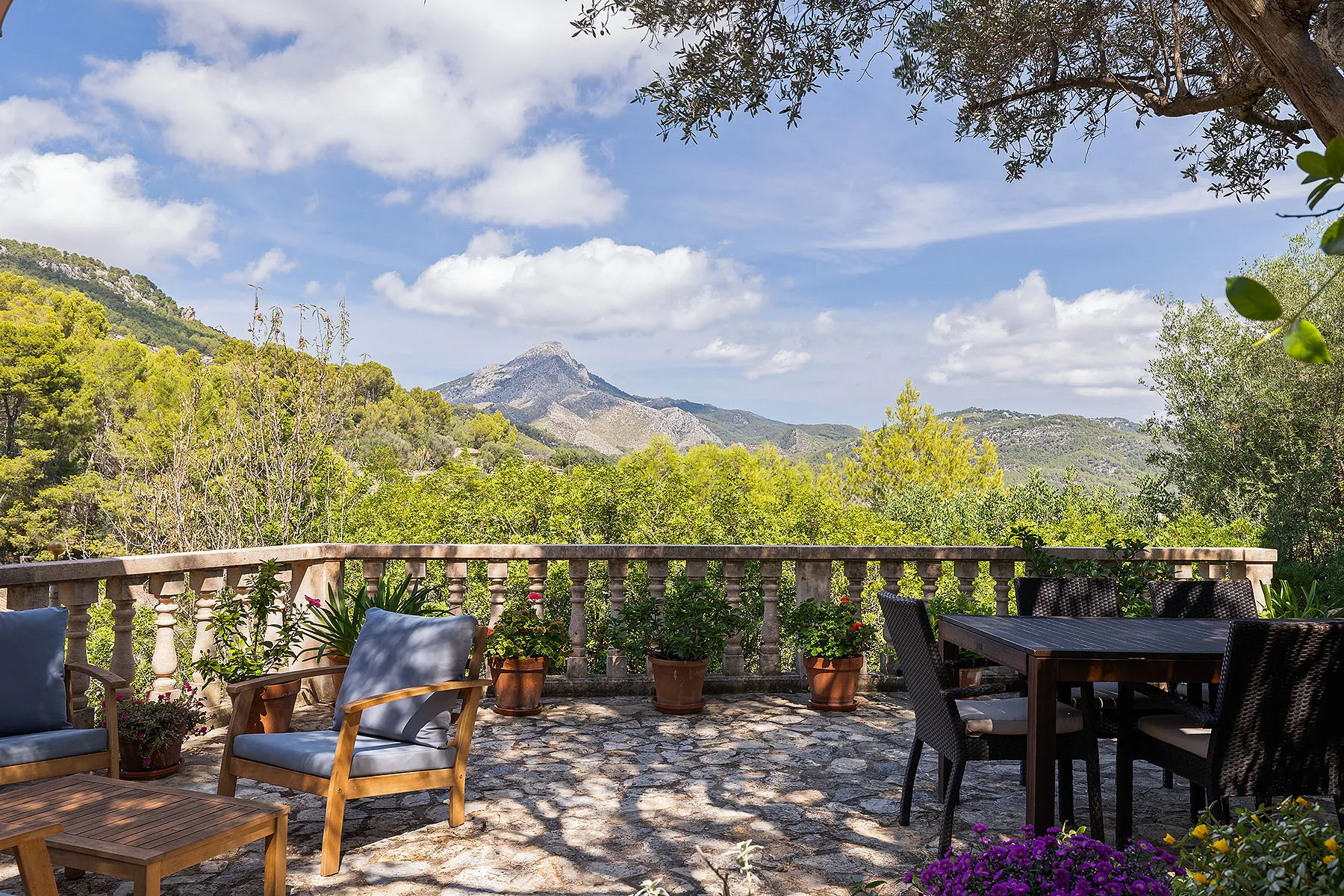 Encantadora finca de pedra amb vistes panoràmiques a Es Capdellà-2