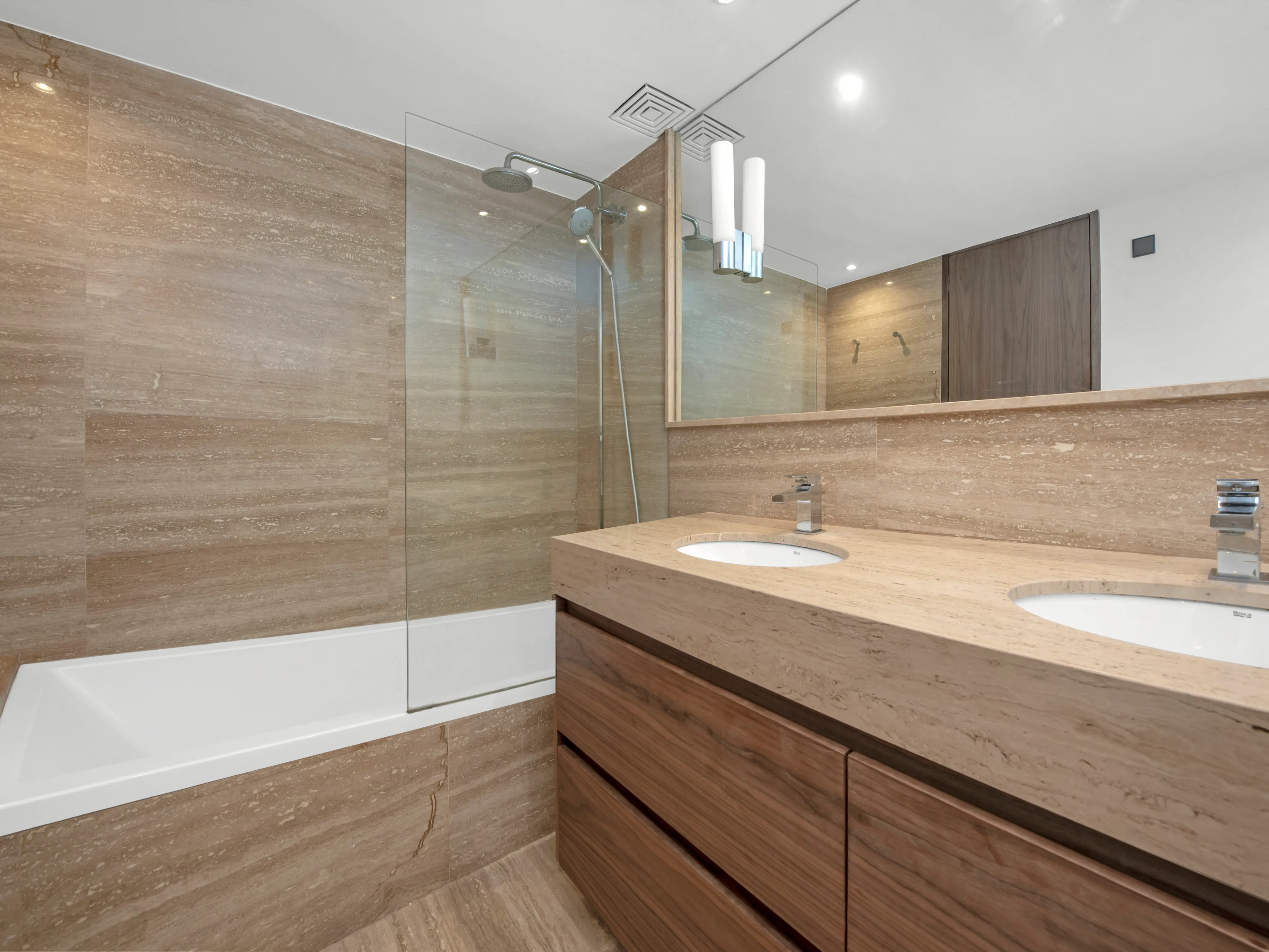 Impressionant apartament reformat en primera línia amb vista al port-8