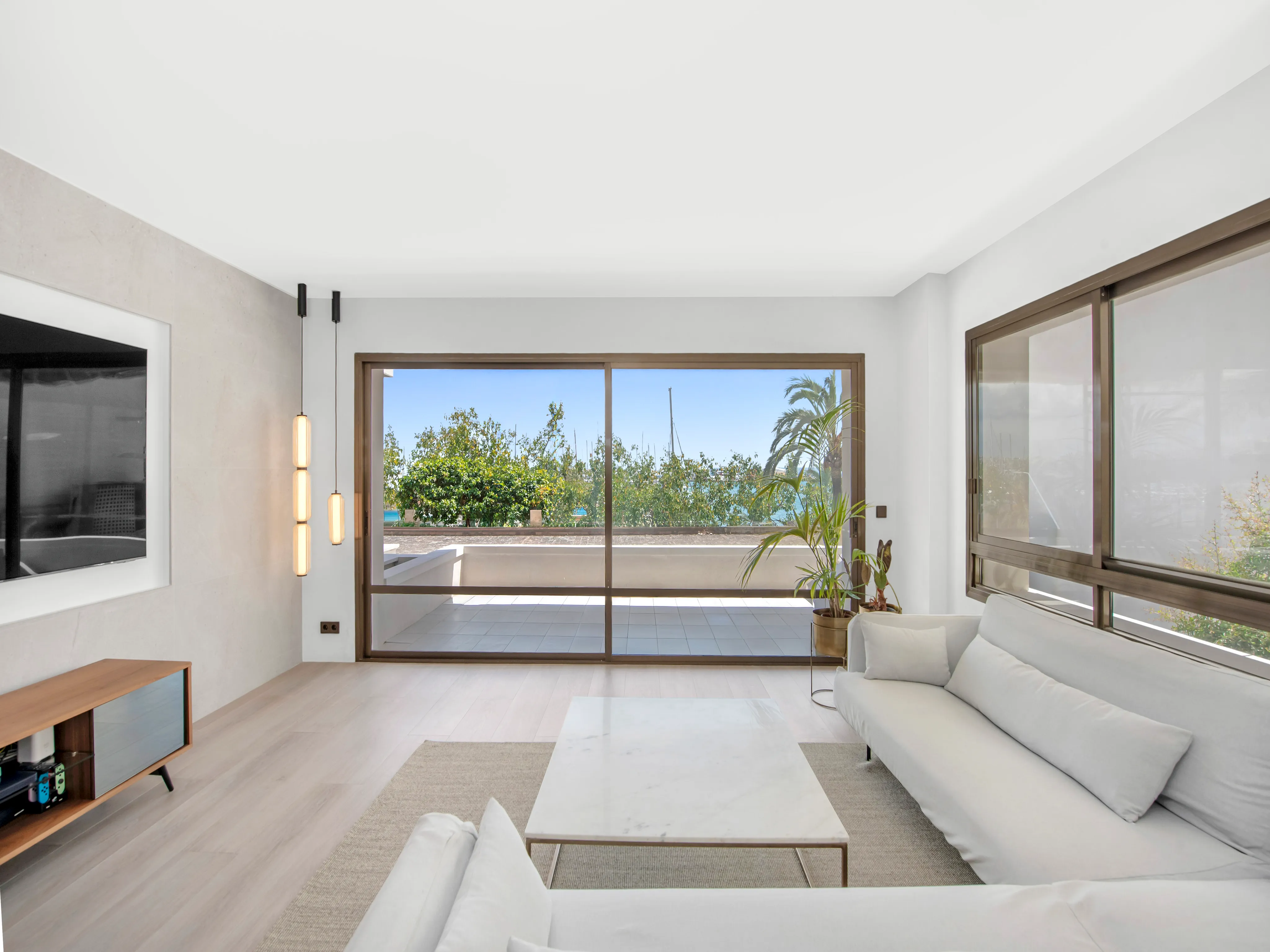 Impressionant apartament reformat en primera línia amb vista al port-3