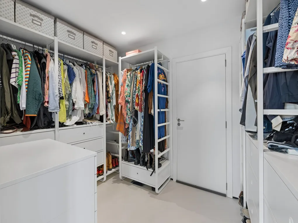 Fantastisk lejlighed på 1. linje med betagende 180º udsigt og elevator-9