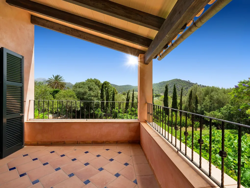 Traditional finca in a beautiful setting-14