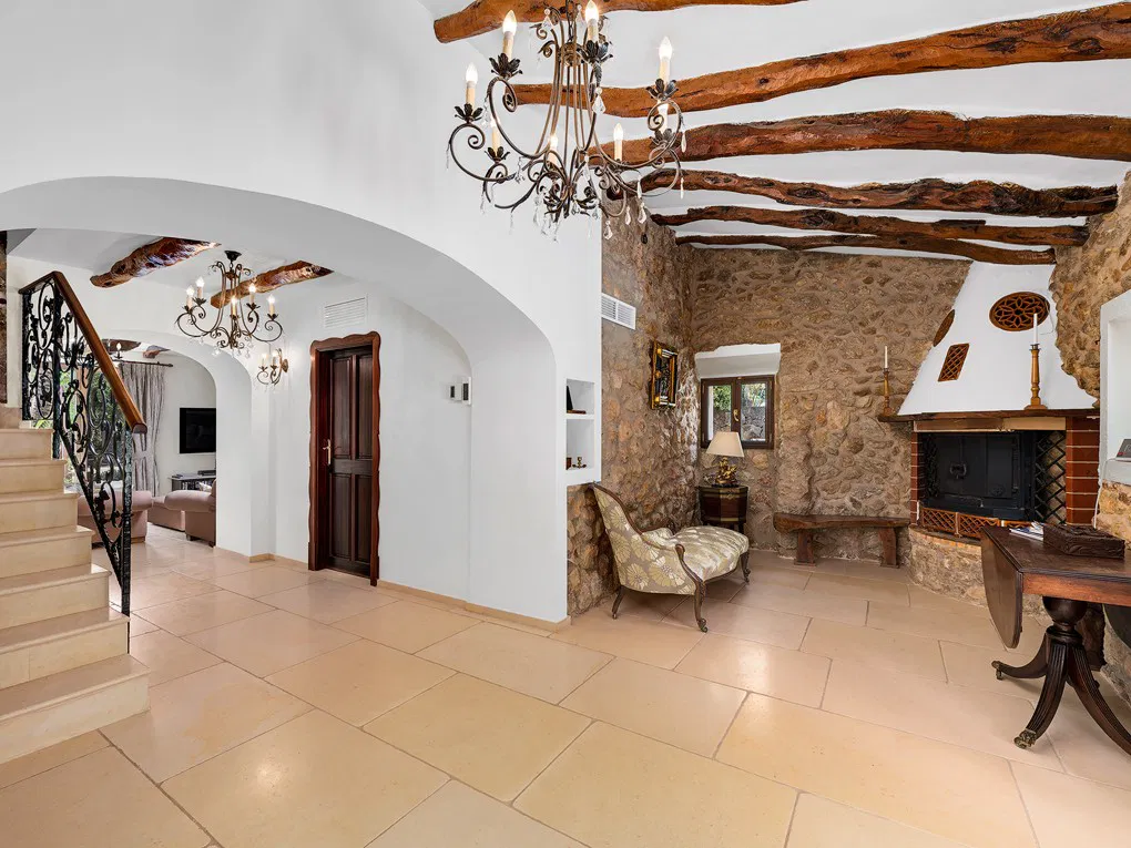 Traditional finca in a beautiful setting-15