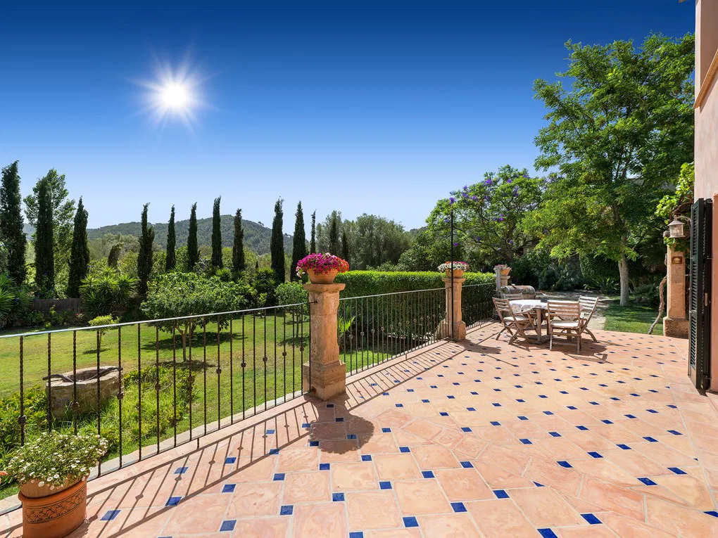 Traditional finca in a beautiful setting-4