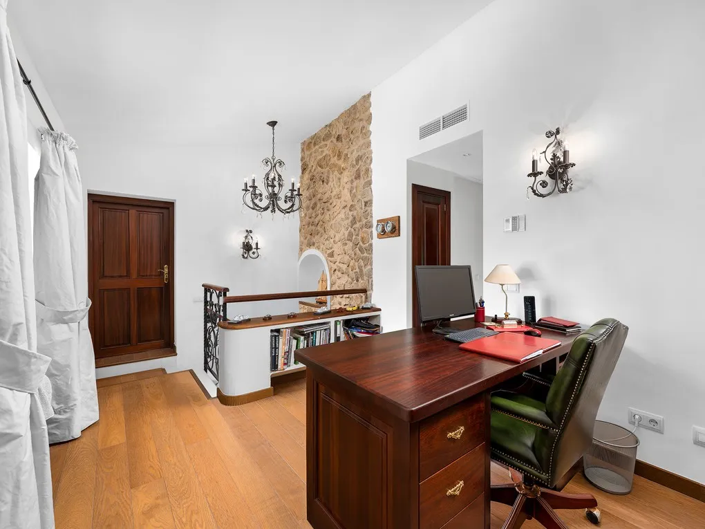 Traditional finca in a beautiful setting-16