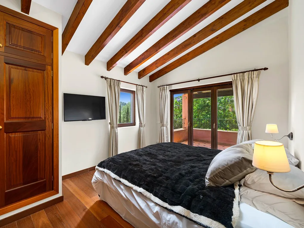 Traditional finca in a beautiful setting-13