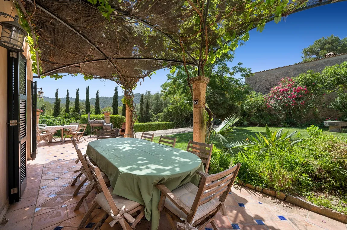 Traditional finca in a beautiful setting-9