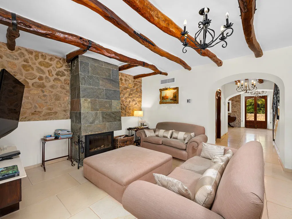 Traditional finca in a beautiful setting-17