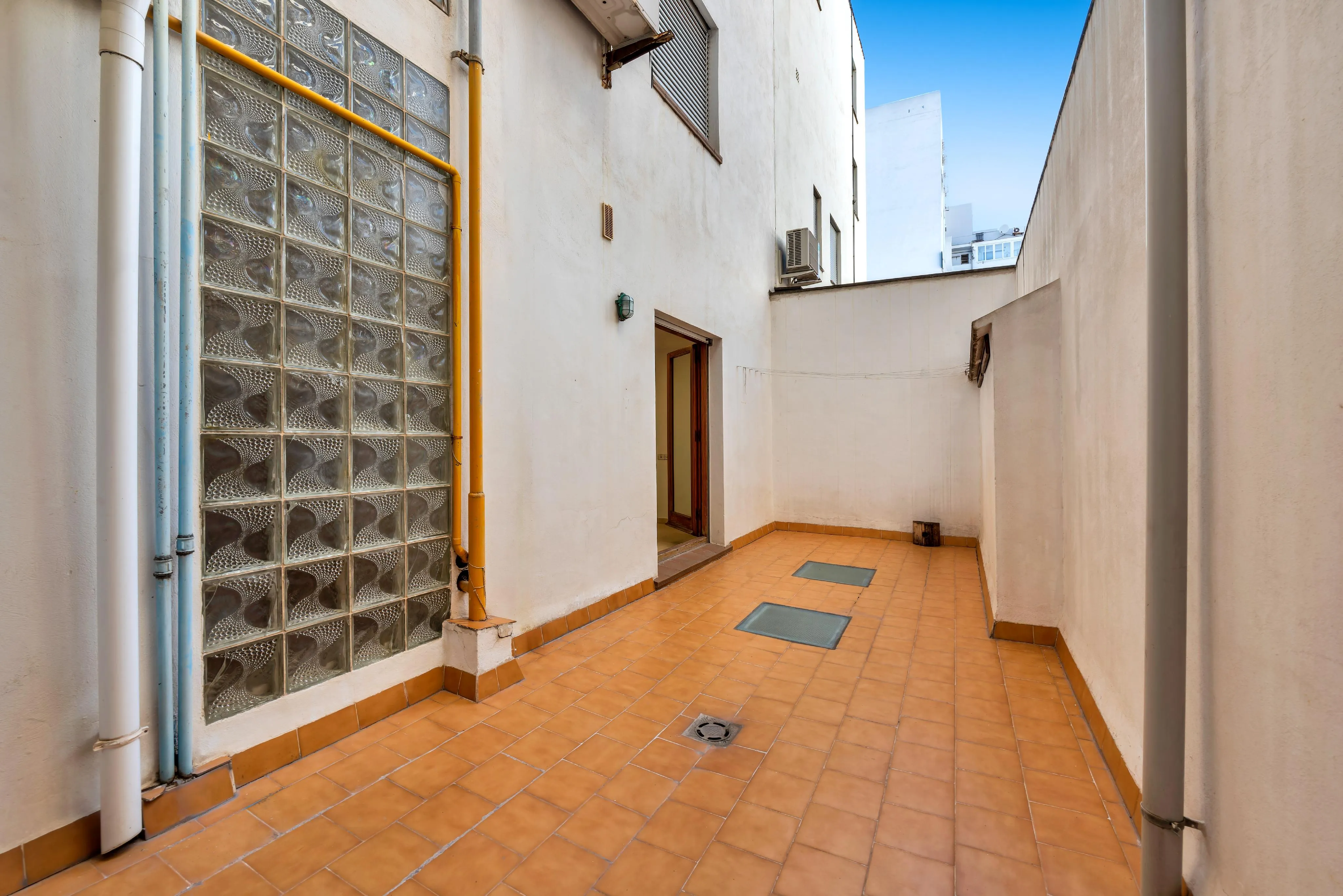 Atractiva oportunitat d'inversió en una ubicació privilegiada de Palma, prop de Santa Catalina i Jaume III-16