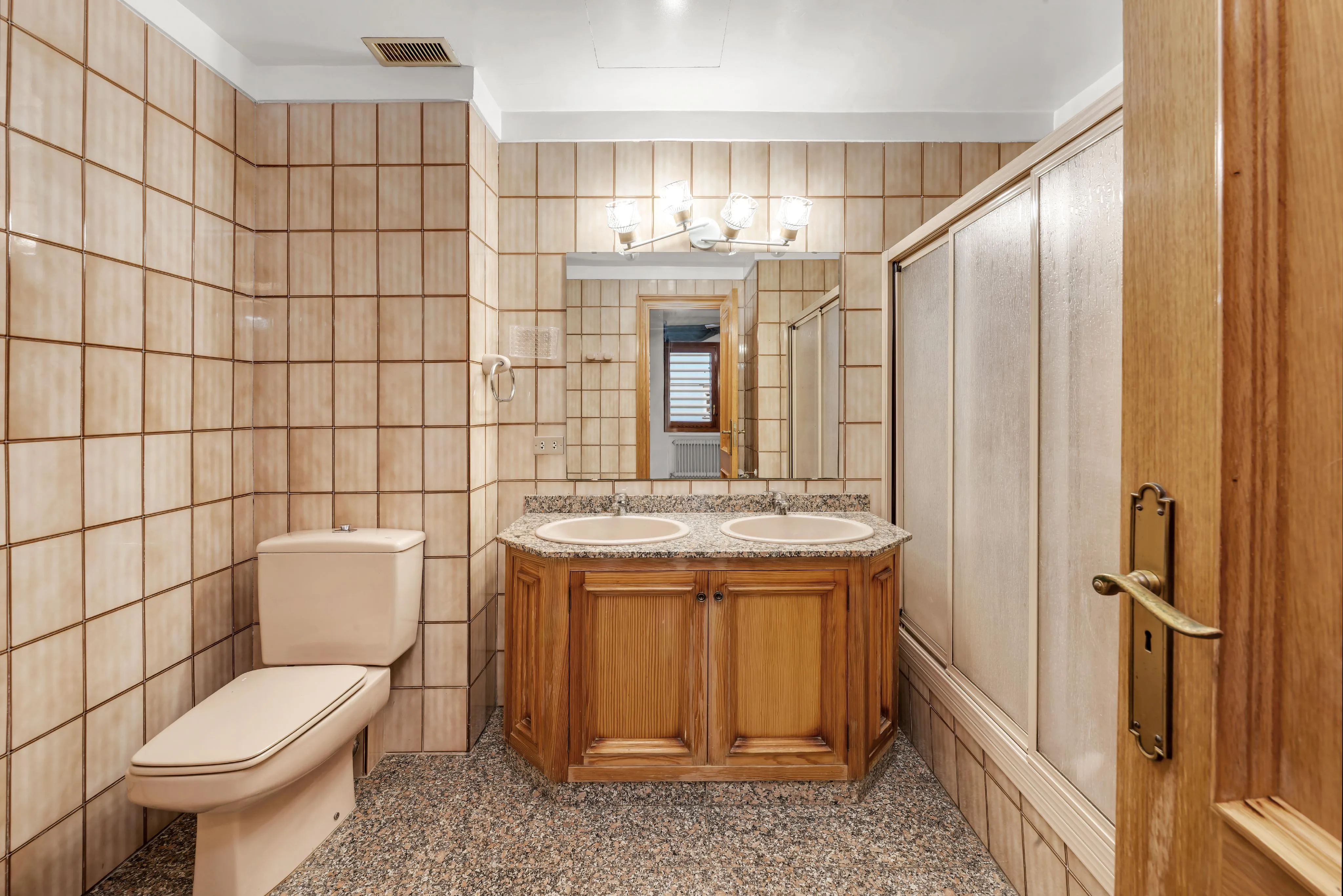 Atractiva oportunidad de inversión en una ubicación privilegiada de Palma, cerca de Santa Catalina y Jaime III-14