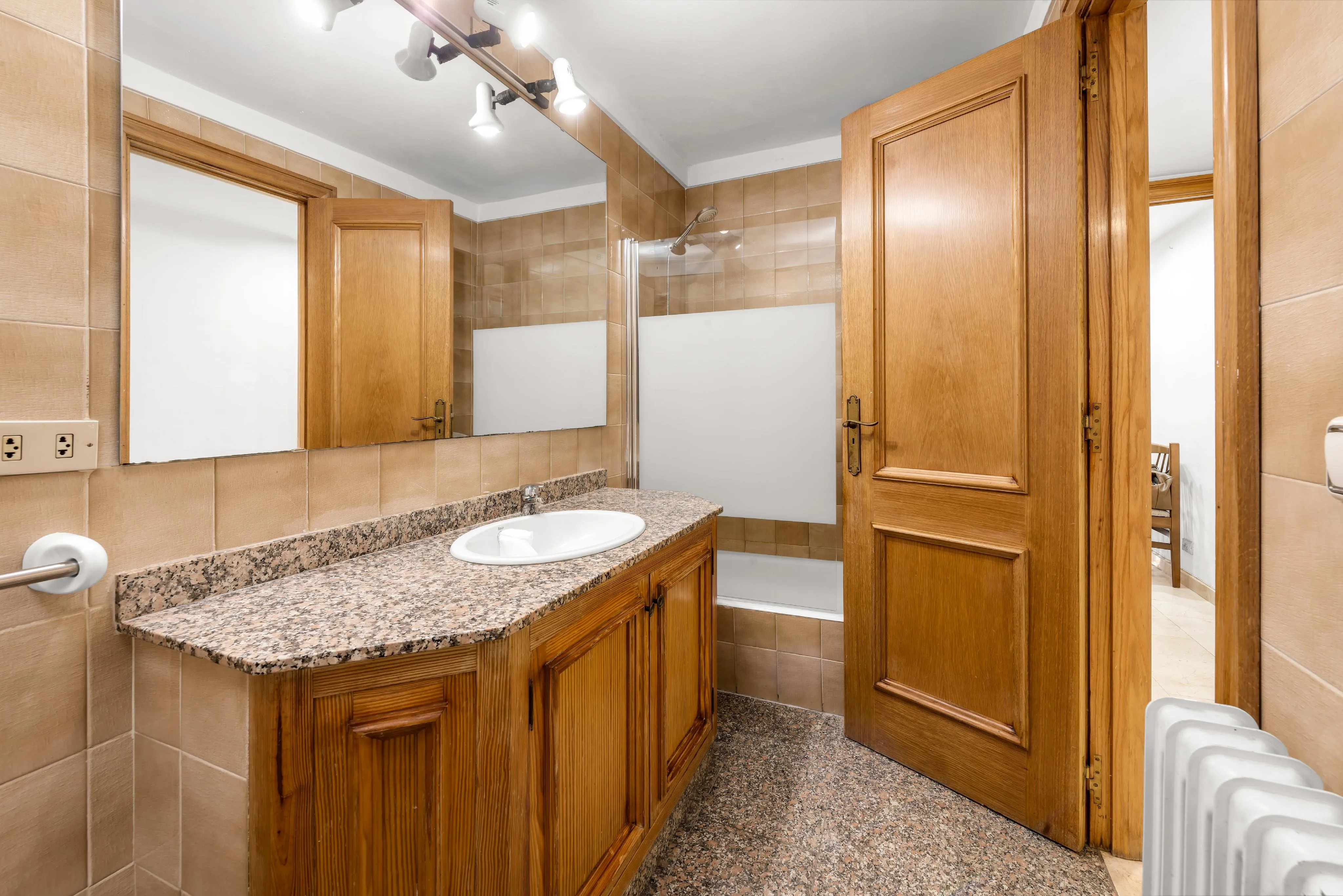 Atractiva oportunitat d'inversió en una ubicació privilegiada de Palma, prop de Santa Catalina i Jaume III-13