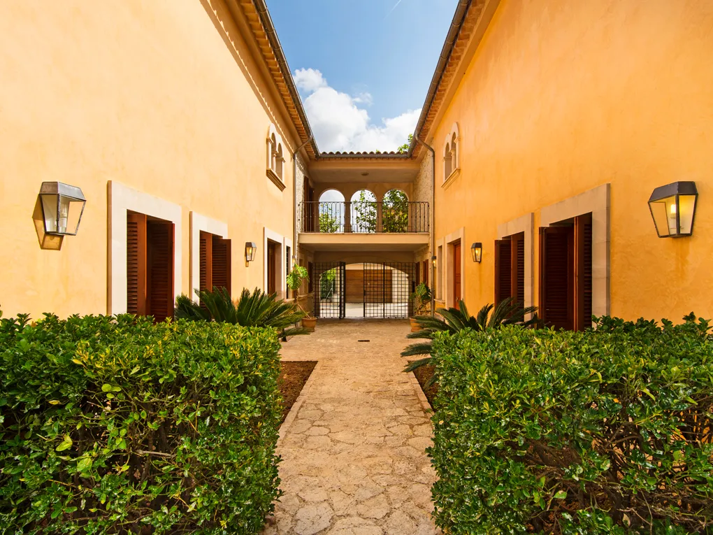 Herrliche Dorfvilla mit Gästehaus-11