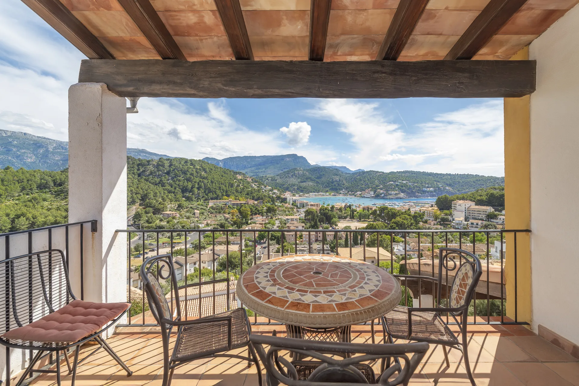 Charming apartment with breathtaking seaview in Port Soller-2