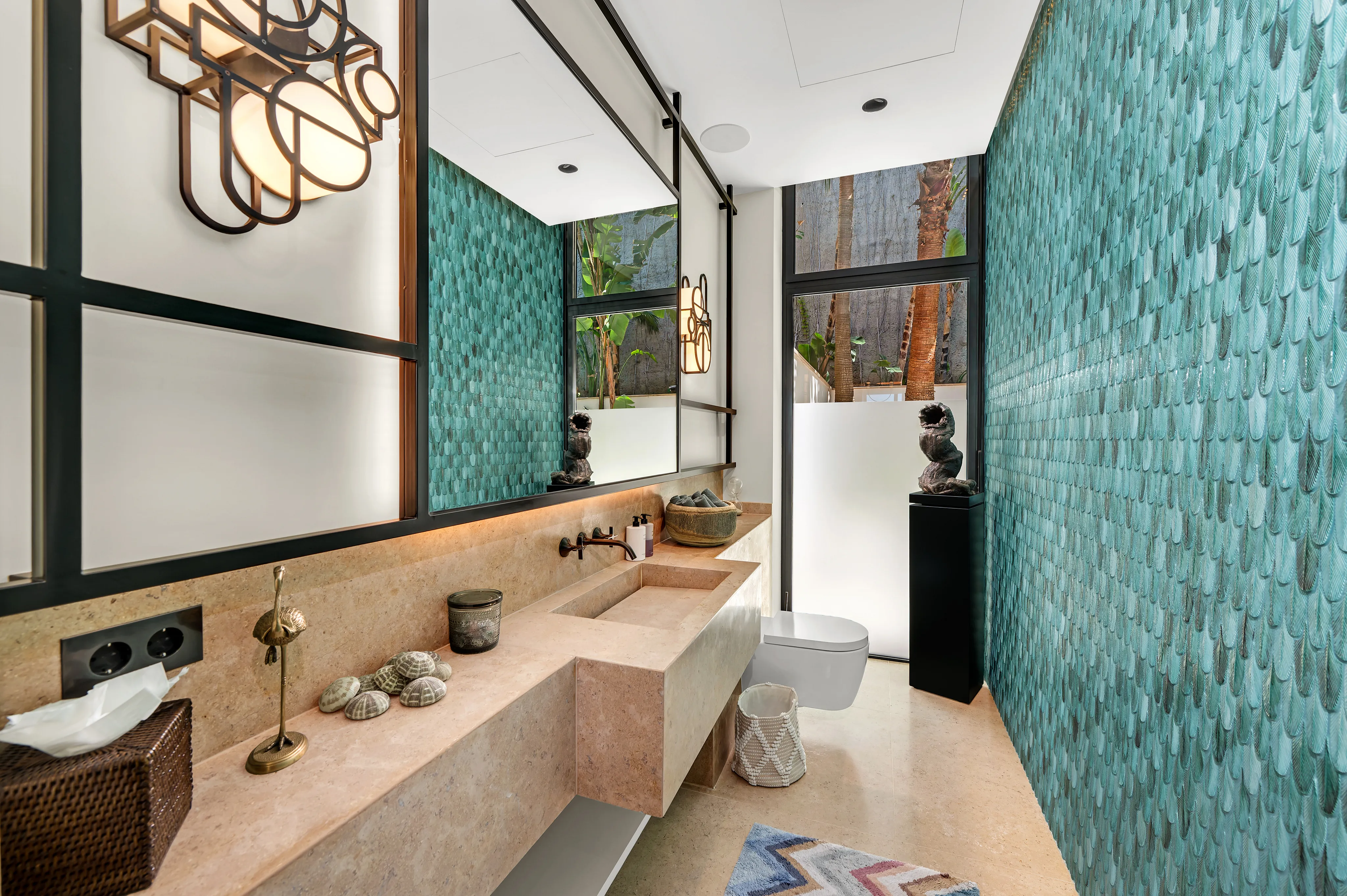 Вилла с иконическим дизайном и гарантированными закатами в нескольких минутах ходьбы от гавани Андрача.-21