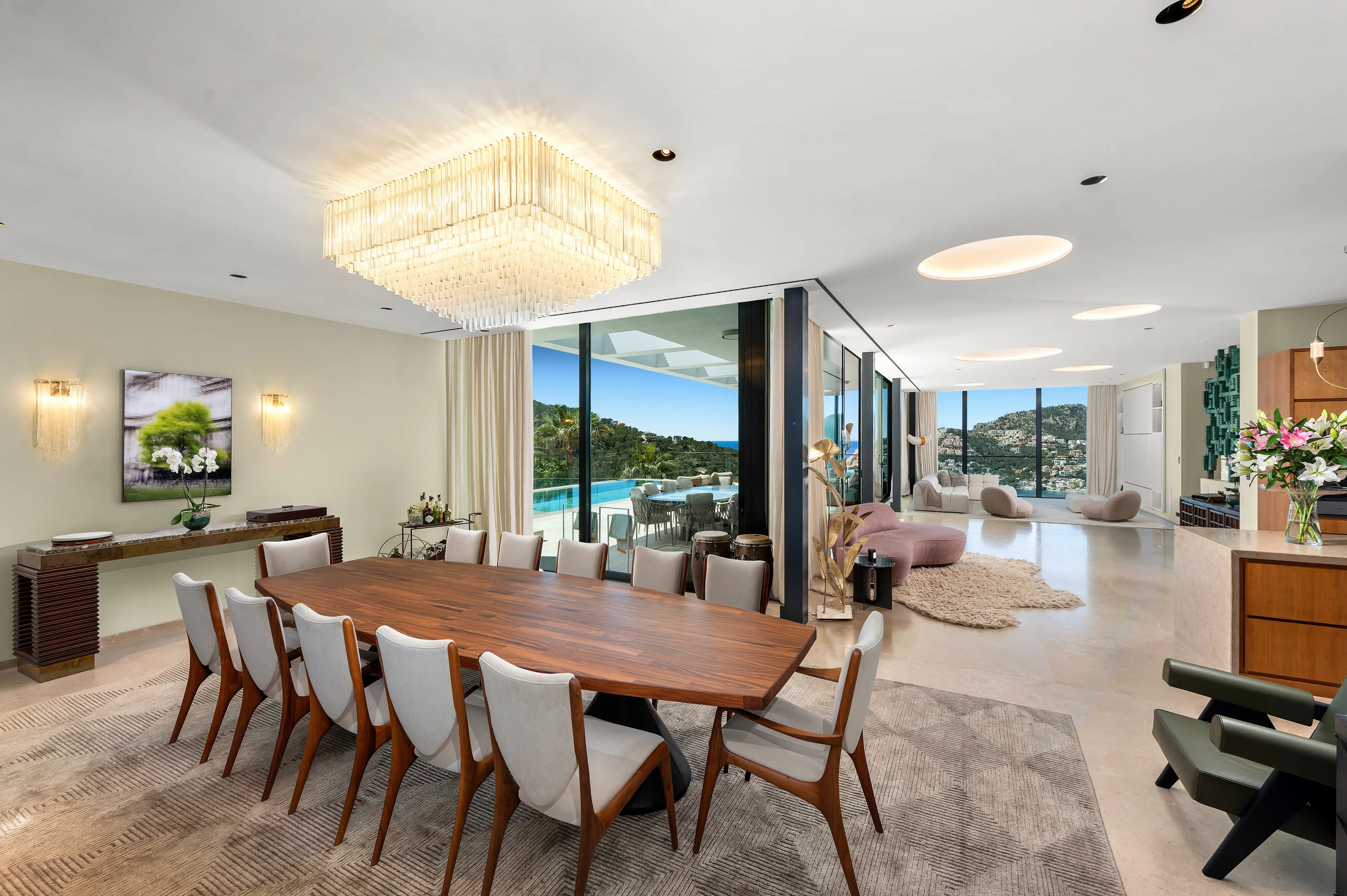 Вилла с иконическим дизайном и гарантированными закатами в нескольких минутах ходьбы от гавани Андрача.-10