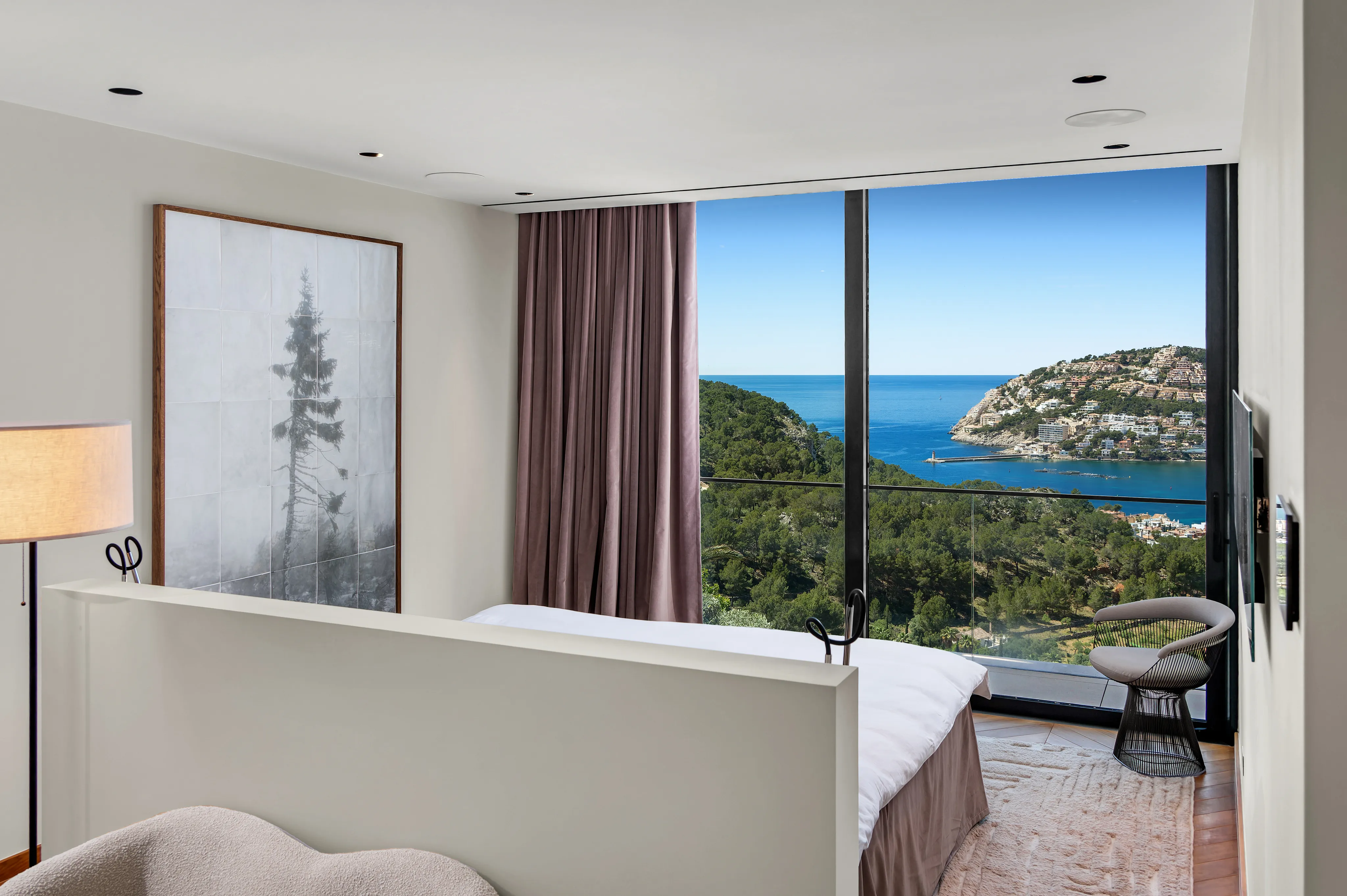 Вилла с иконическим дизайном и гарантированными закатами в нескольких минутах ходьбы от гавани Андрача.-18