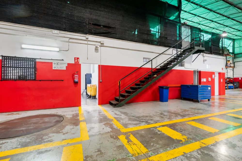 Spacious warehouse facility in the Son Castelló industrial park-4