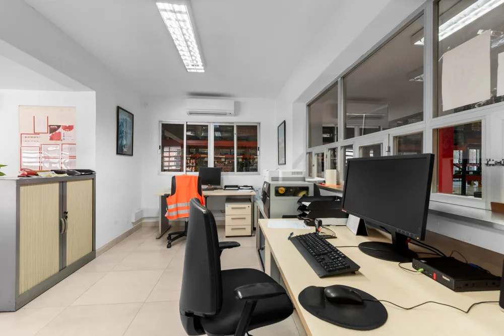 Spacious warehouse facility in the Son Castelló industrial park-7