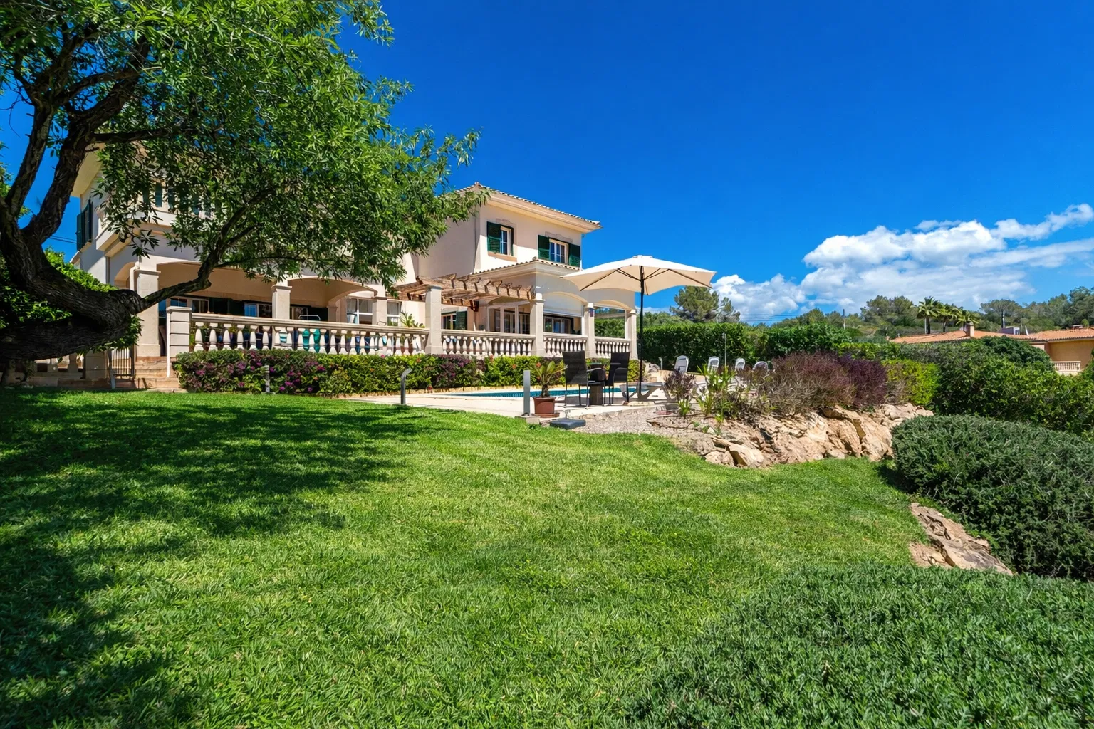 Mediterranean Villa in Cala Viñas-1