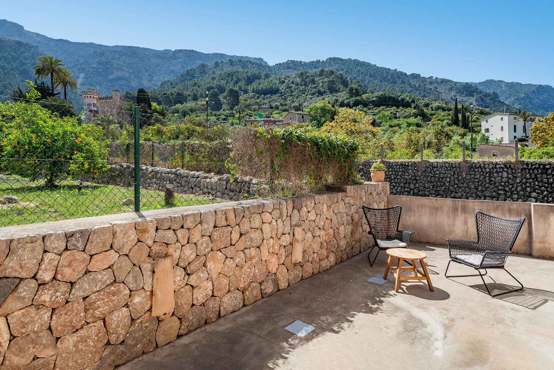 Storslået hus med privat have, pool og garage-12