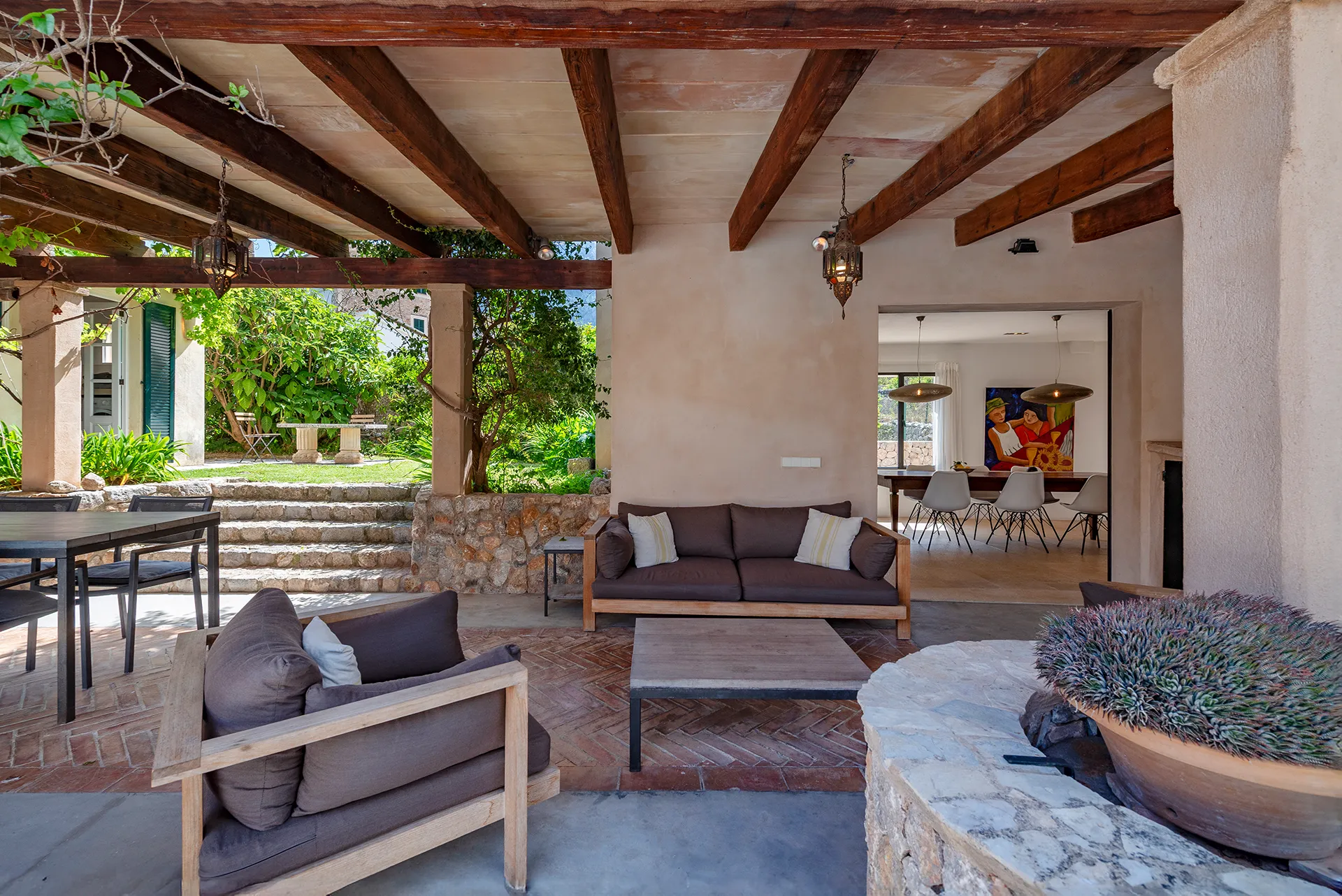 Storslået hus med privat have, pool og garage-8