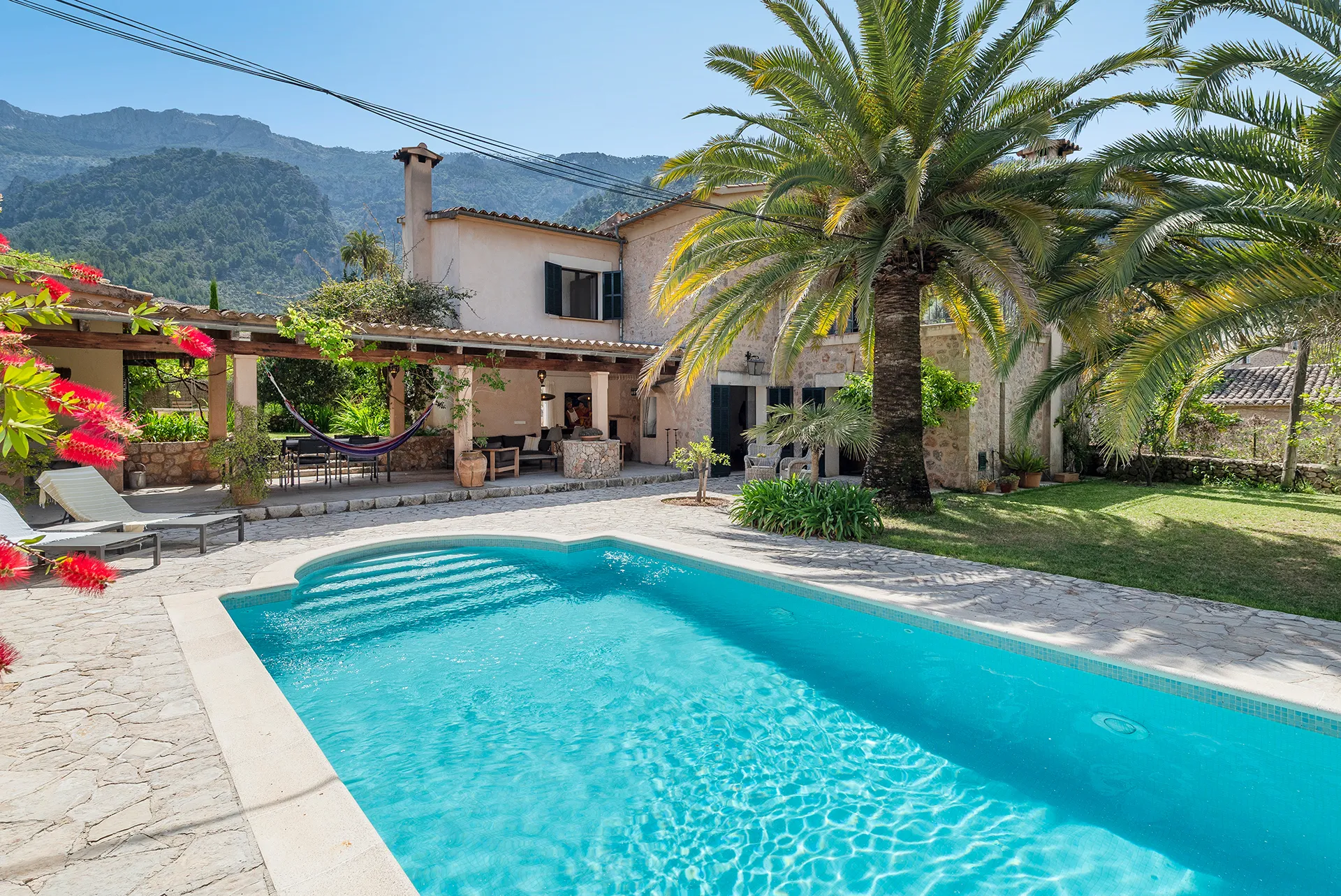 Storslået hus med privat have, pool og garage-4