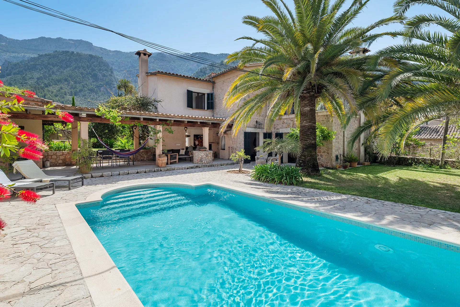 Storslået hus med privat have, pool og garage-4