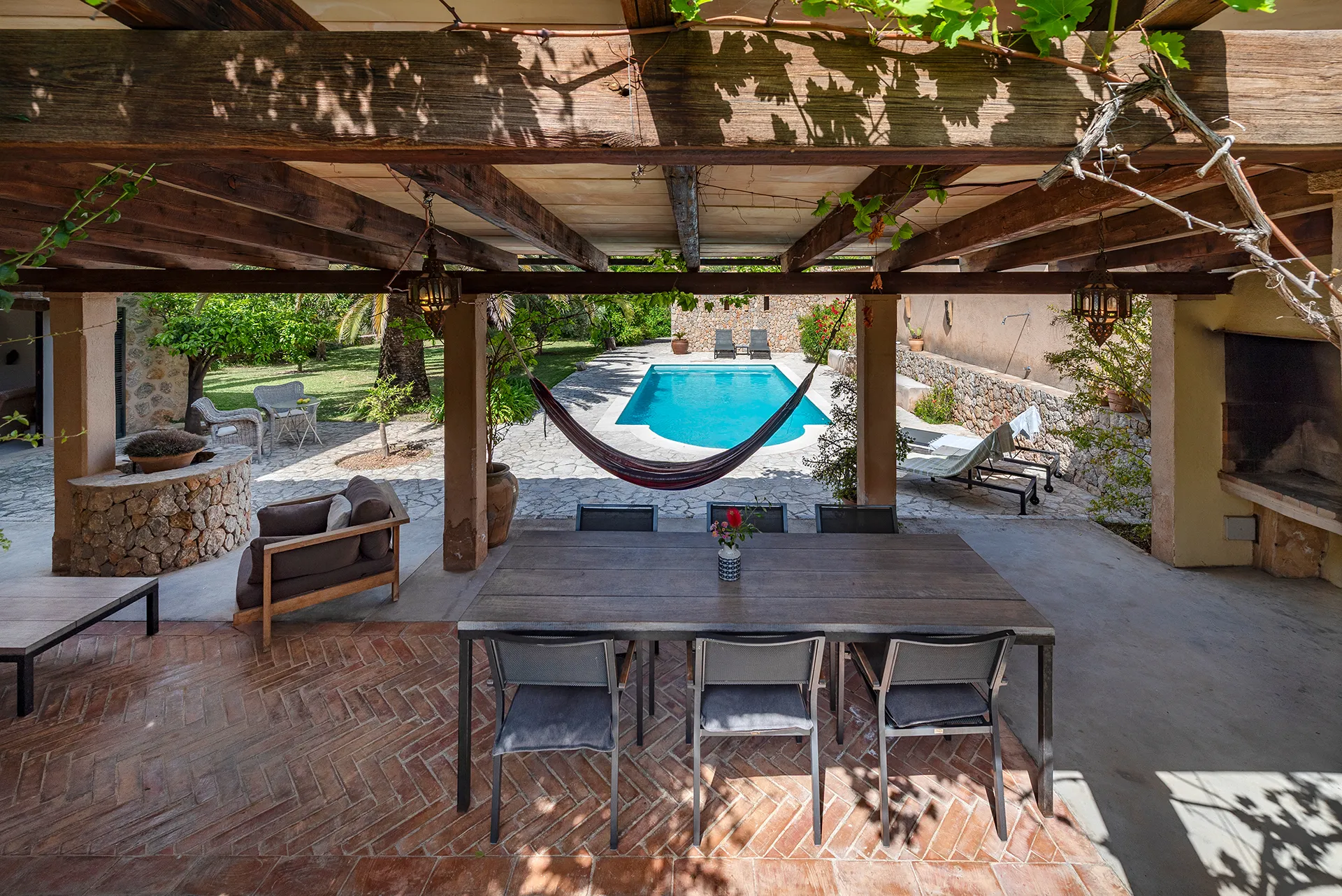 Storslået hus med privat have, pool og garage-6