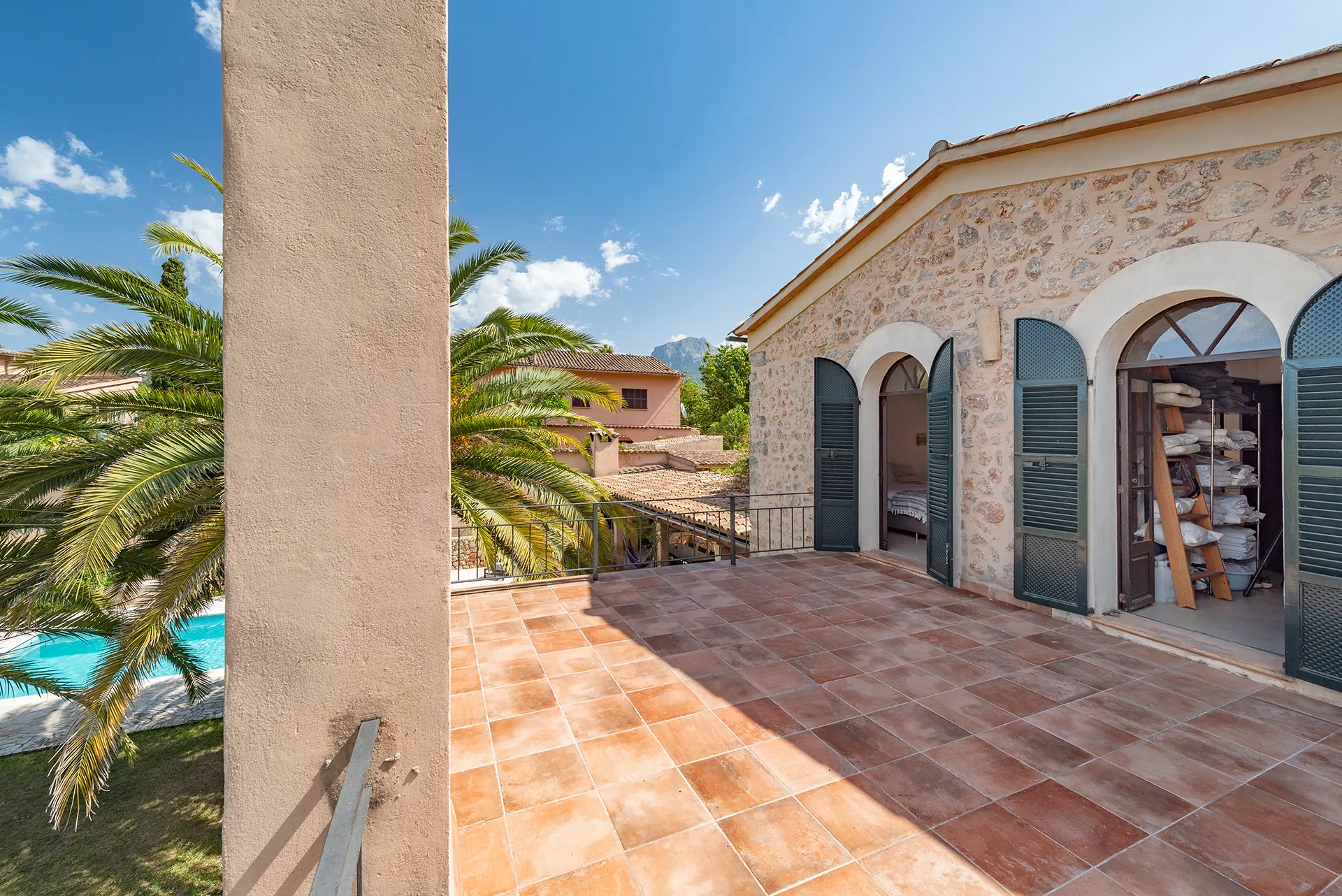 Storslået hus med privat have, pool og garage-21