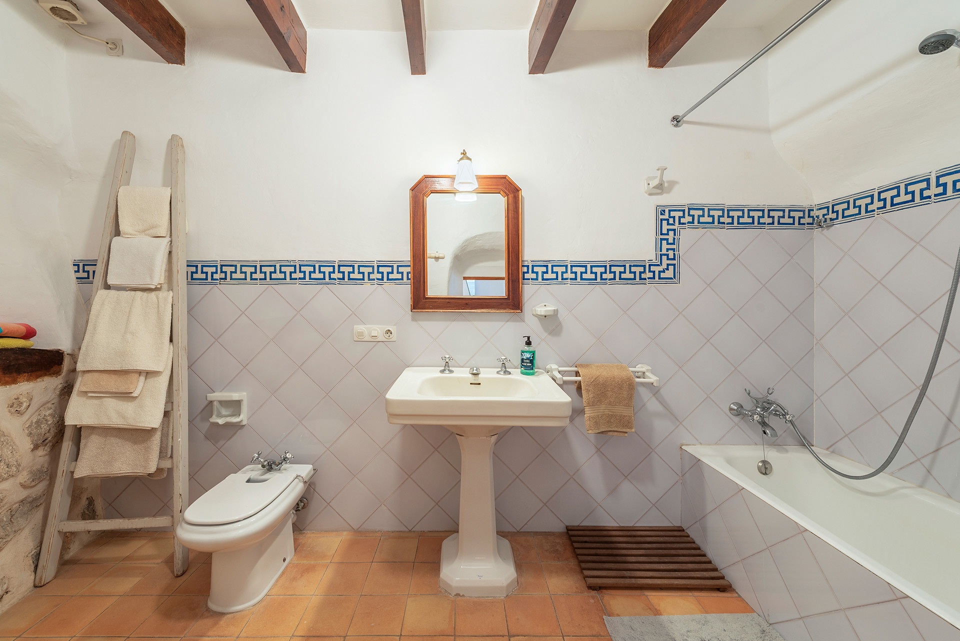 Mediterranean townhouse in Deia’s church square-5