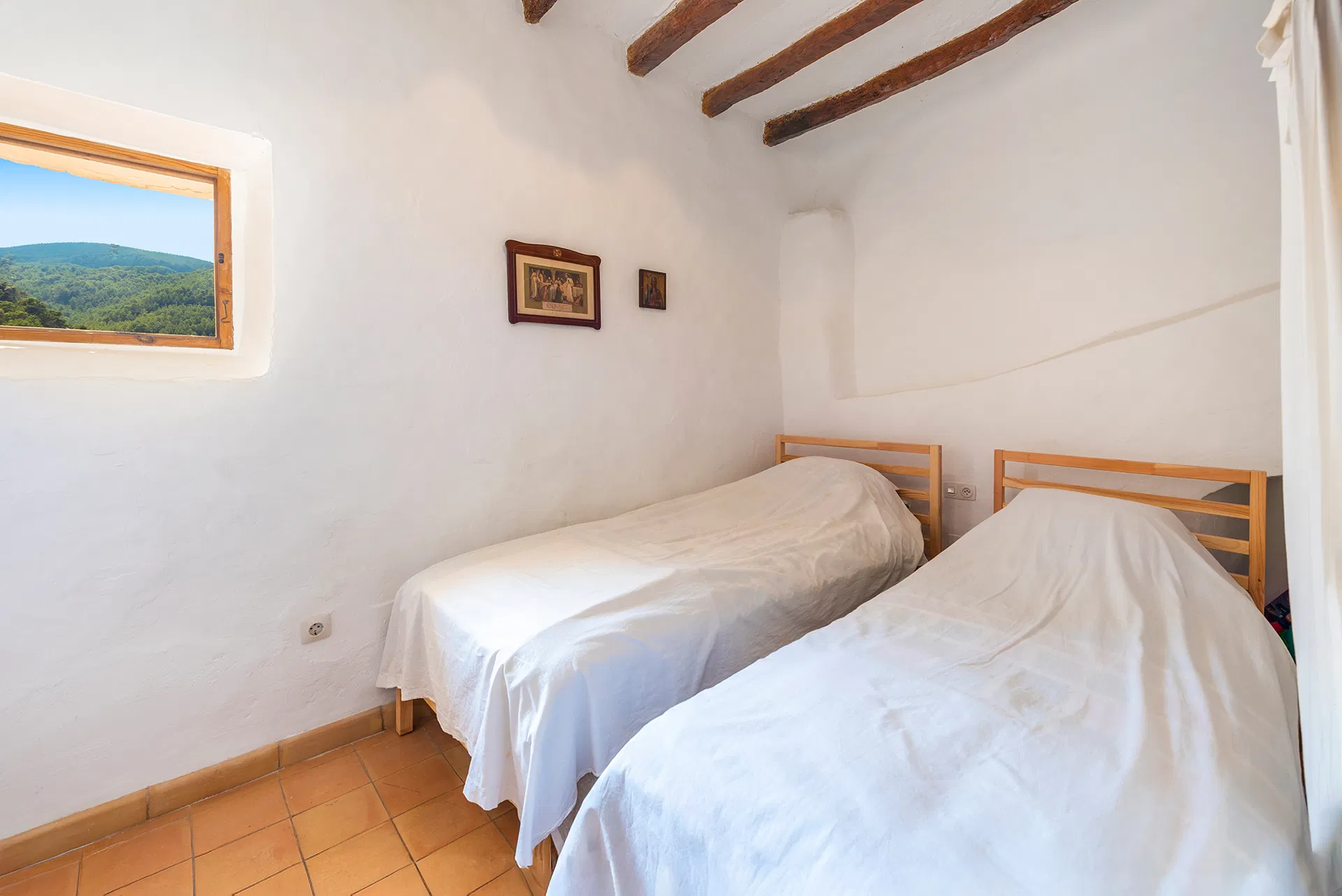 Mediterranean townhouse in Deia’s church square-8