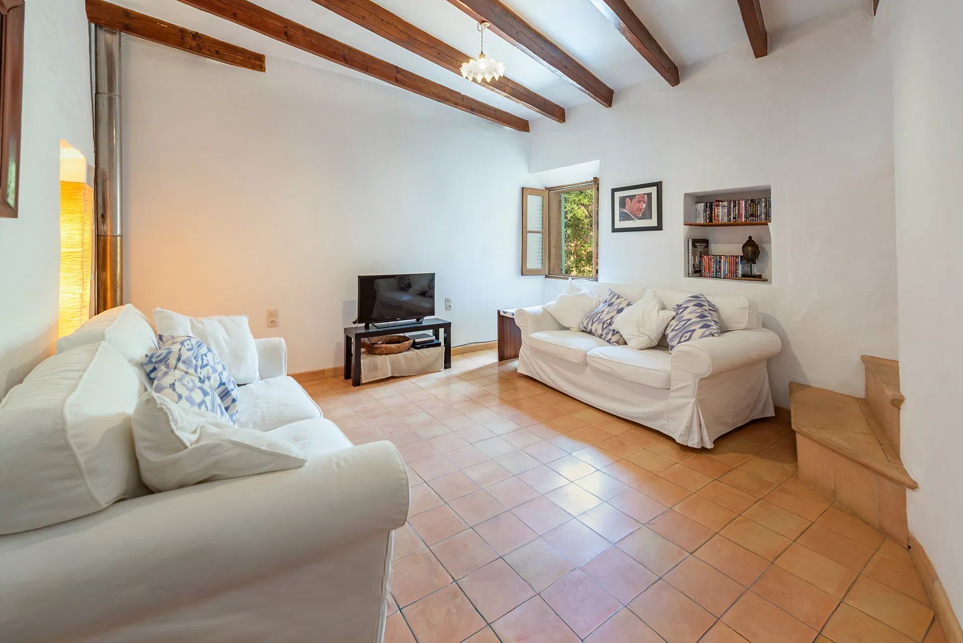 Mediterranean townhouse in Deia’s church square-9