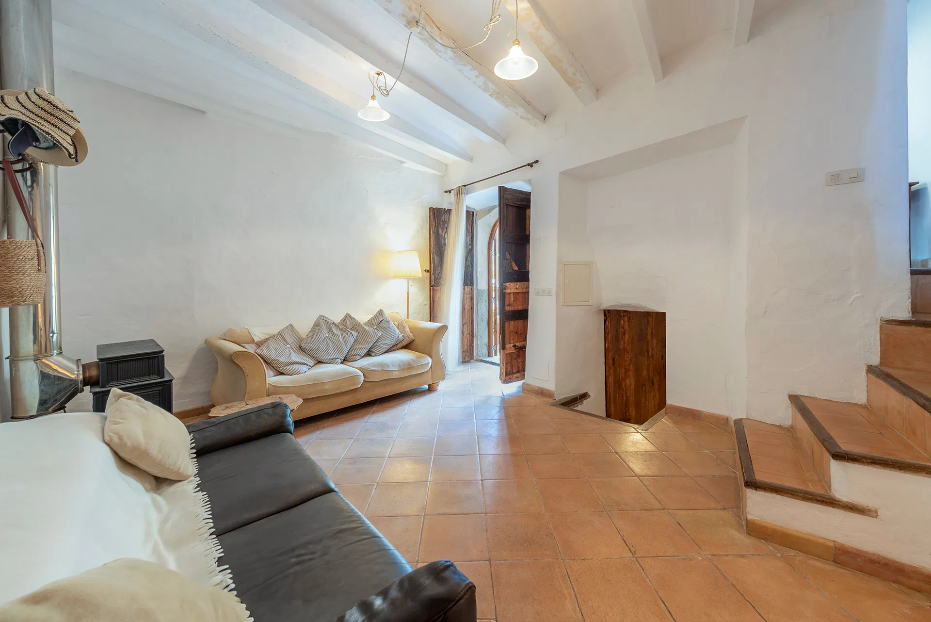 Mediterranean townhouse in Deia’s church square-4