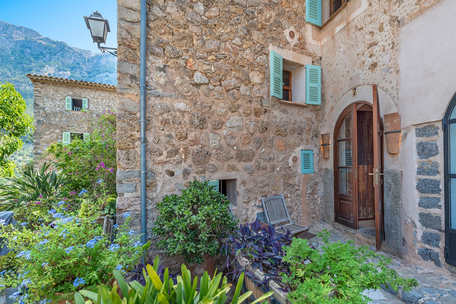 Mediterranean townhouse in Deia’s church square-2