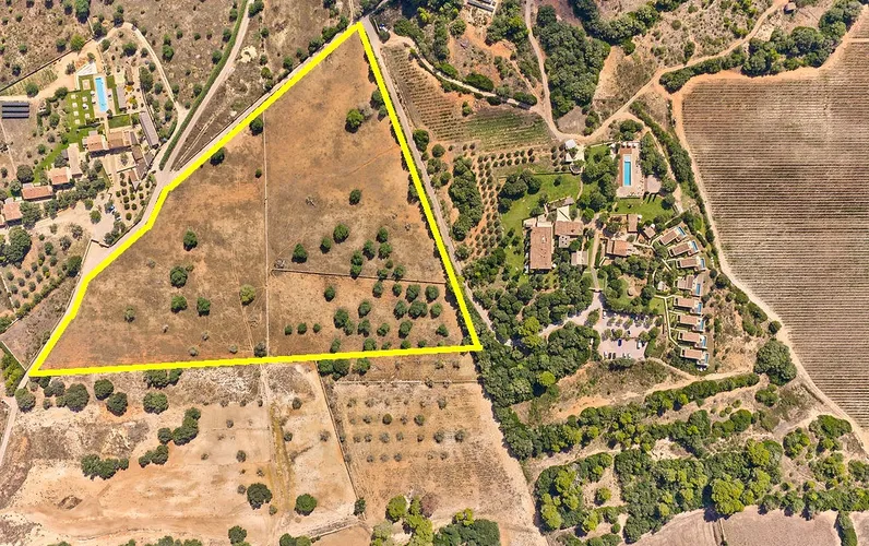 Premium building plot with finca project and building permit