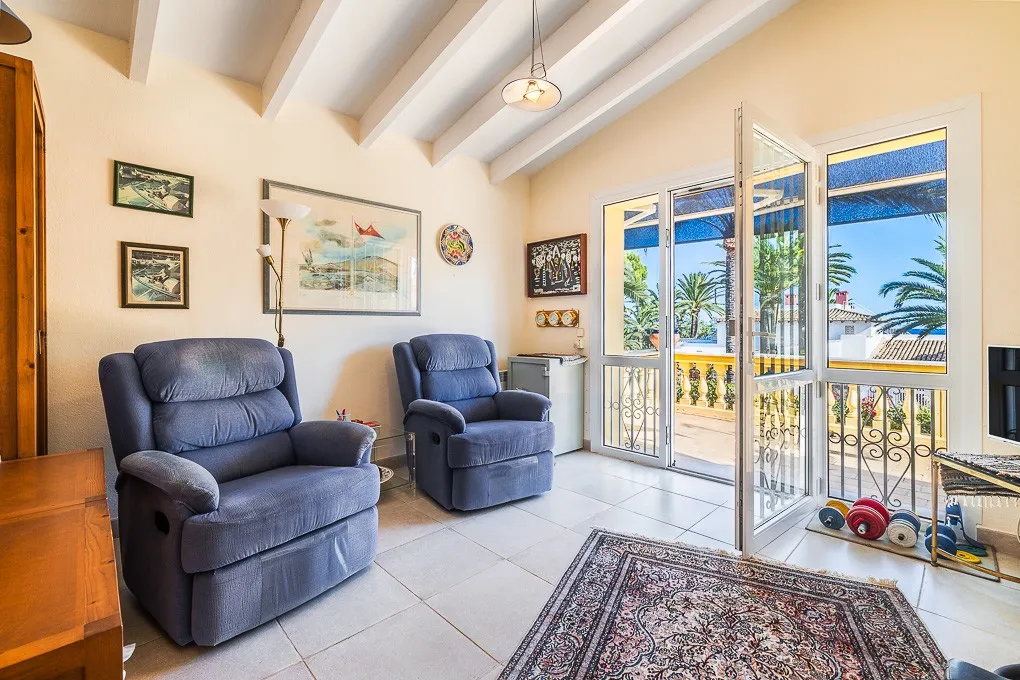 Seconda villa fronte mare con due monolocali a Port Verd-9