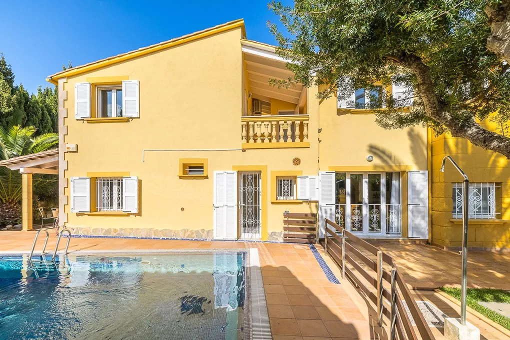 Seconda villa fronte mare con due monolocali a Port Verd-11