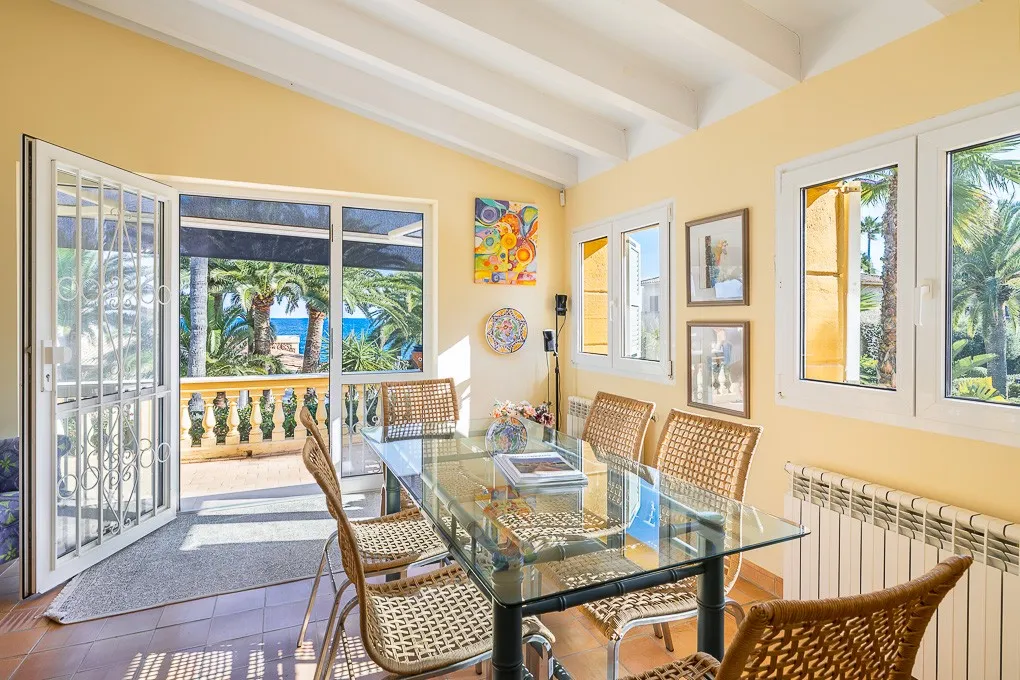 Seconda villa fronte mare con due monolocali a Port Verd-8