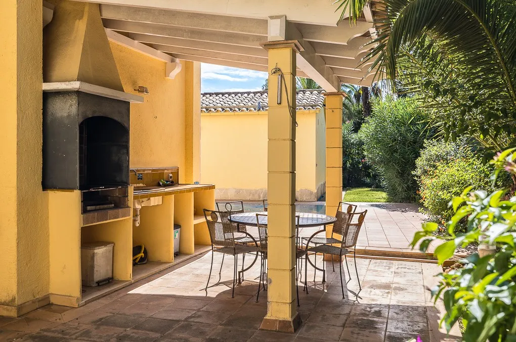 Seconda villa fronte mare con due monolocali a Port Verd-12