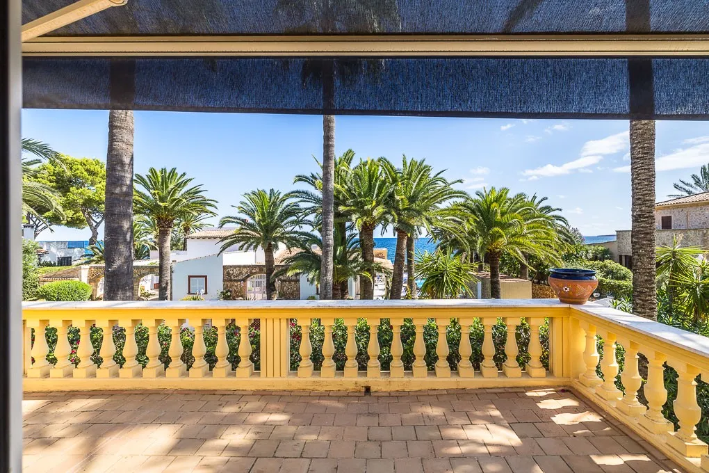 Seconda villa fronte mare con due monolocali a Port Verd-3