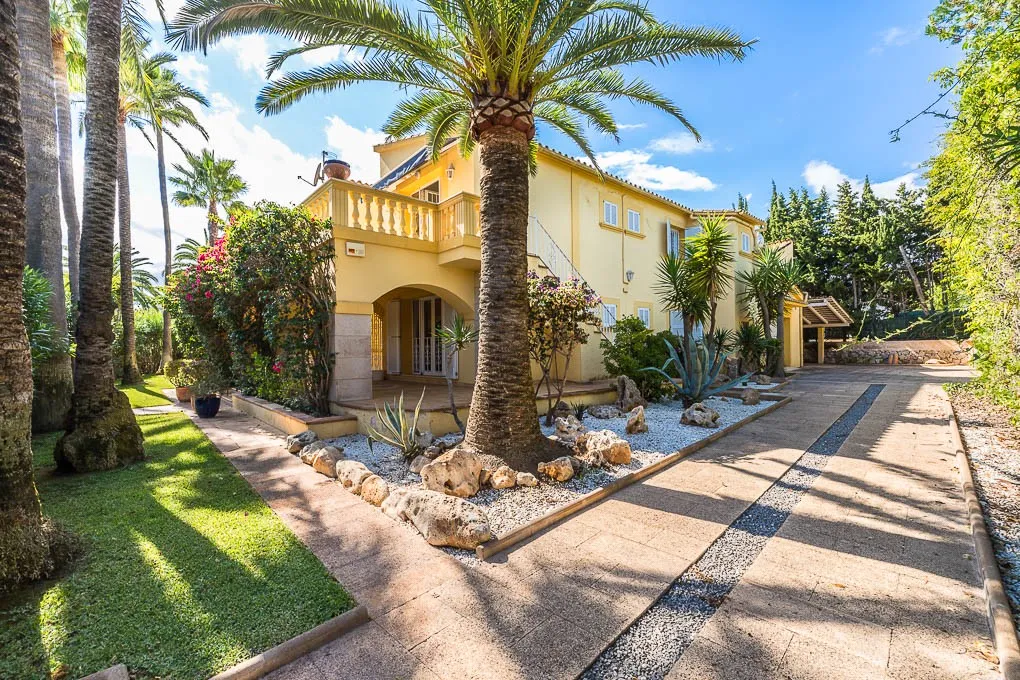 Seconda villa fronte mare con due monolocali a Port Verd-14