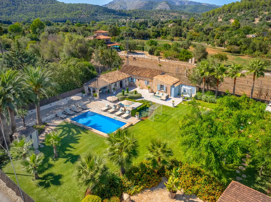 Exclusive country retreat with rental license near Pollensa-21