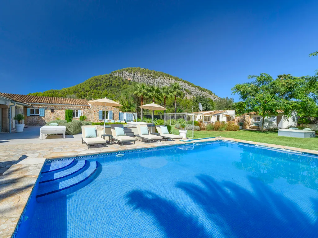 Exclusive country retreat with rental license near Pollensa-16