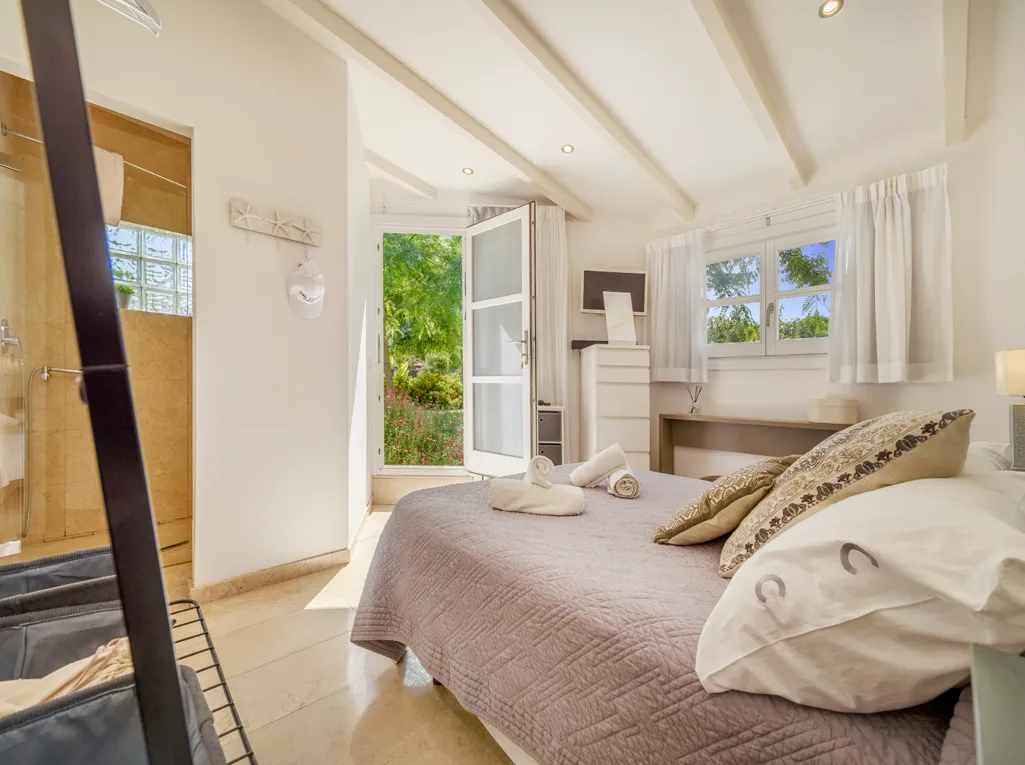 Exclusive country retreat with rental license near Pollensa-9