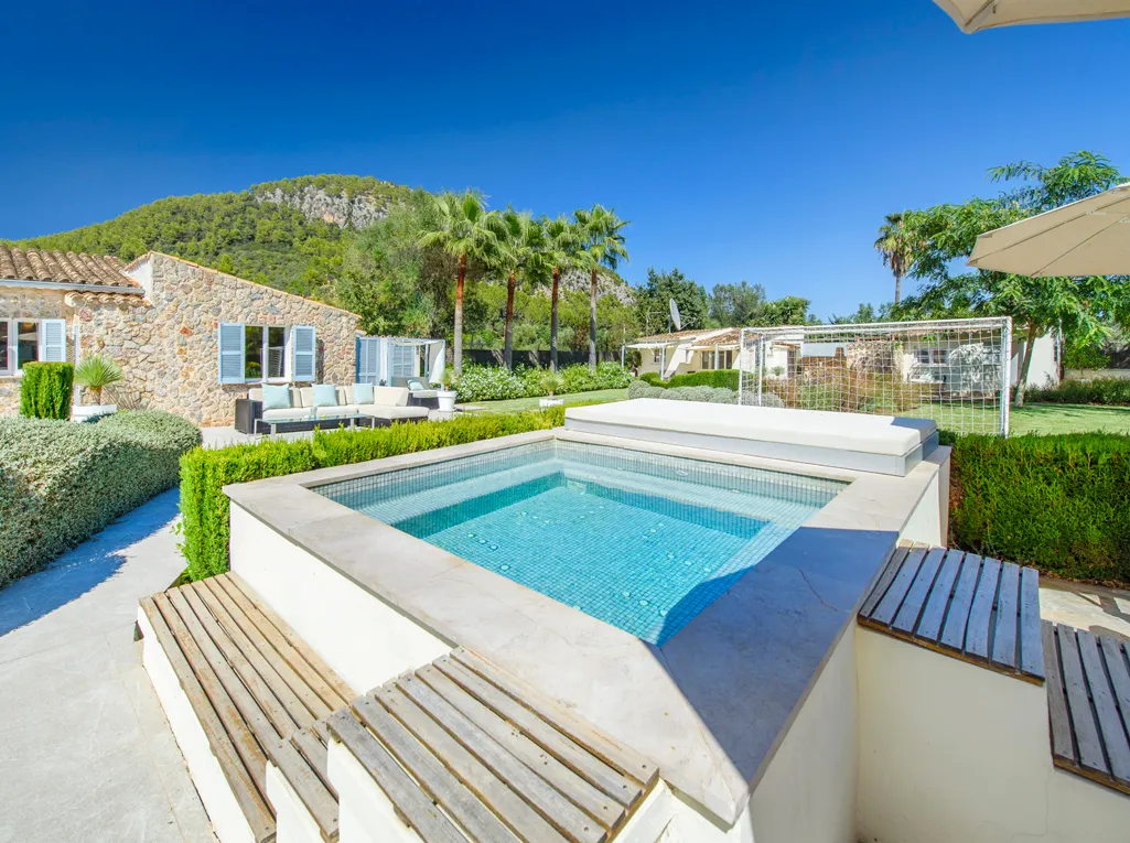 Exclusive country retreat with rental license near Pollensa-4