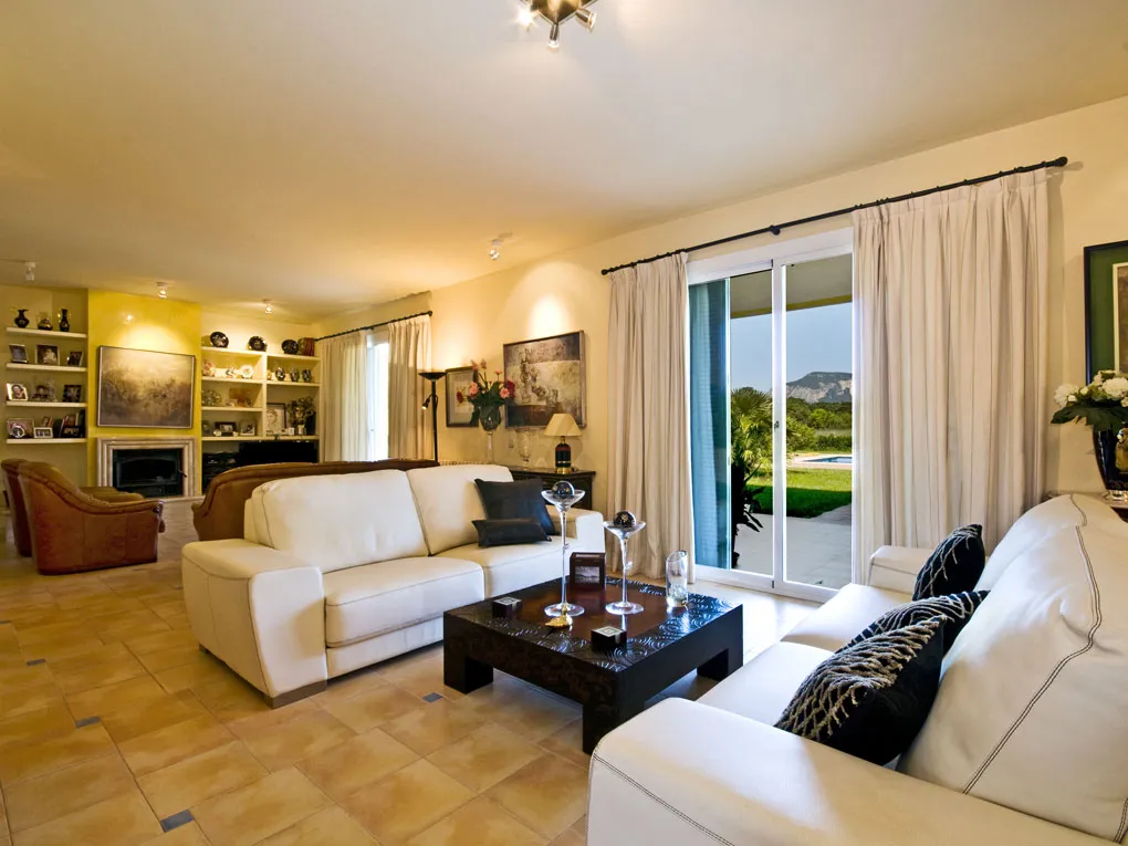 Landhus med smuk udsigt og have-4