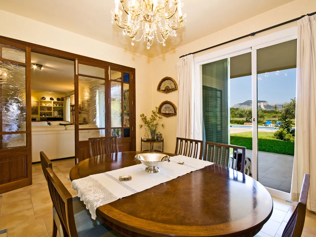 Landhus med smuk udsigt og have-5