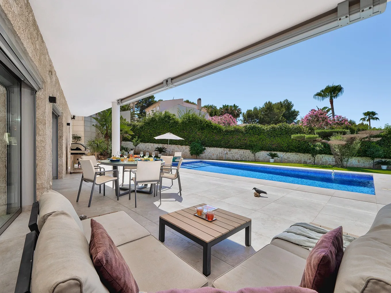 Vila familiar amb privadesa-16